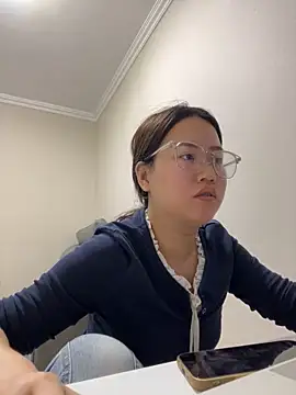 美女xibao379在线直播