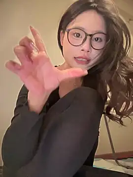 美女LuLuNaNa11在线直播