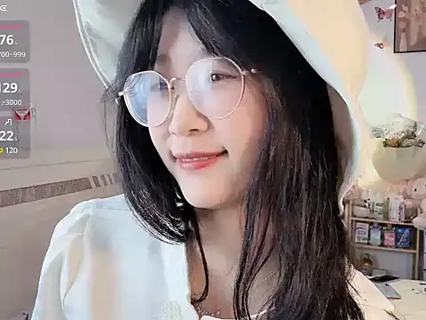 美女Luminous163在线直播