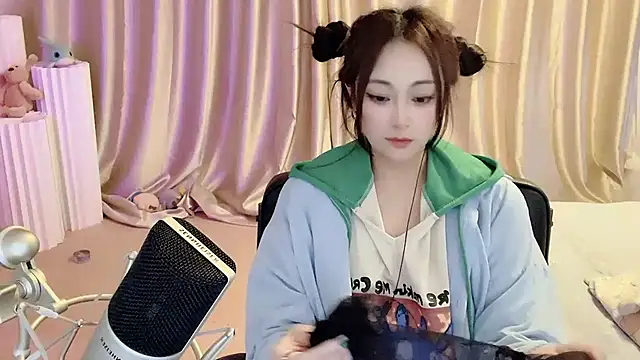 美女Daisy-77在线直播