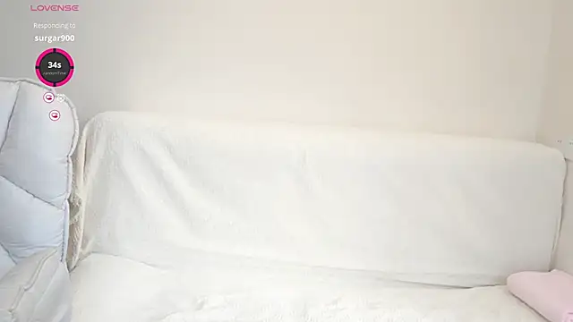 美女-Judy-在线直播