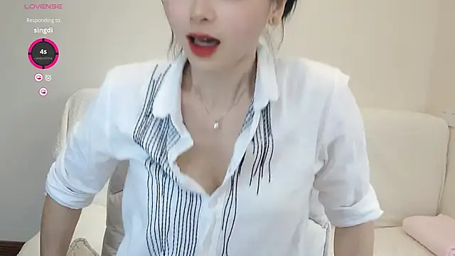 美女-Judy-在线直播