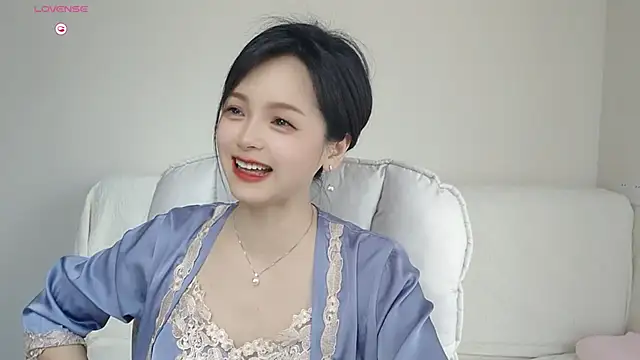 美女-Judy-在线直播