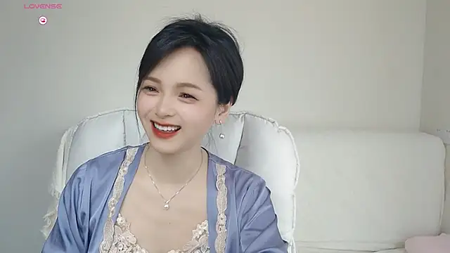 美女-Judy-在线直播