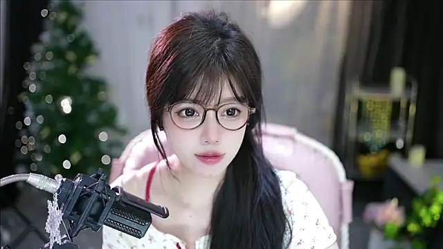 美女Doraemoney在线直播