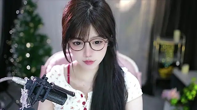 美女Doraemoney在线直播