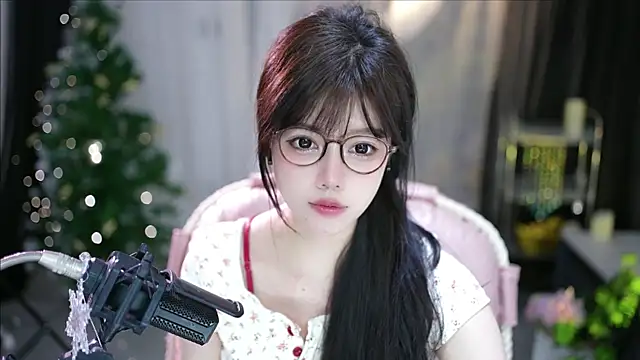 美女Doraemoney在线直播