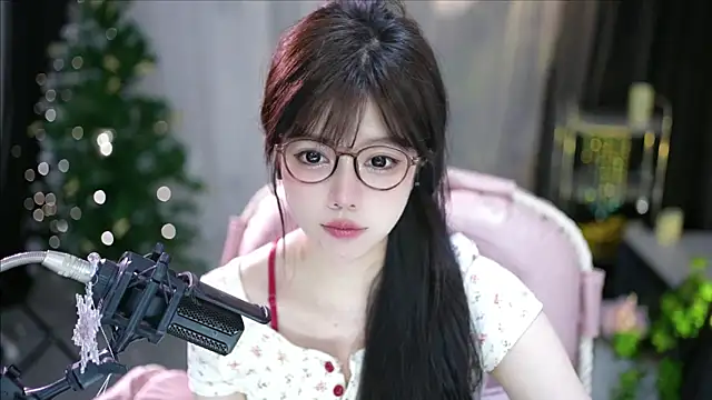 美女Doraemoney在线直播