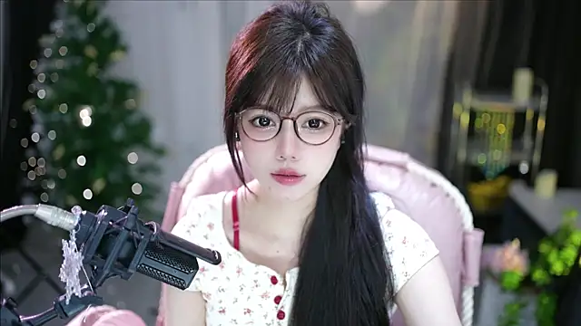 美女Doraemoney在线直播