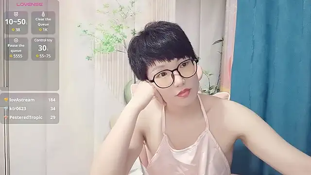 美女Zoe-m-在线直播