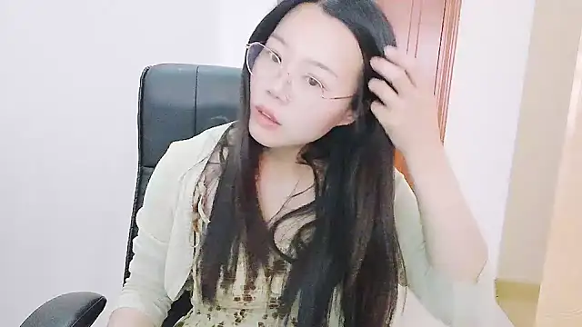 美女cheng520在线直播