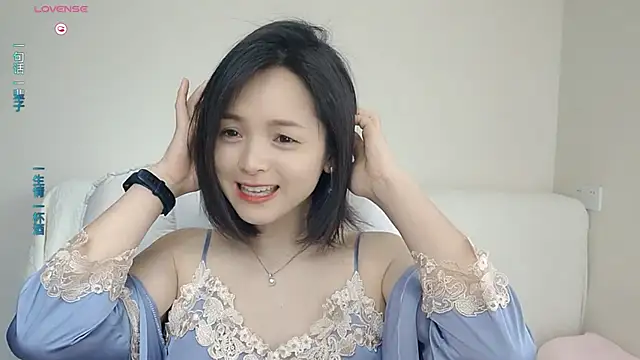 美女-Judy-在线直播
