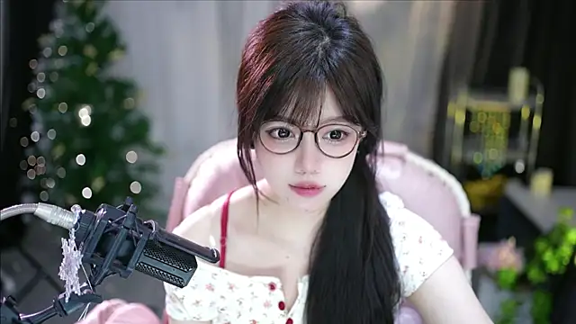 美女Doraemoney在线直播