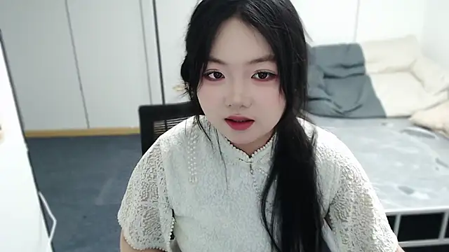 美女yiyu9796在线直播