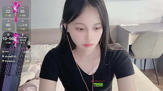 美女xunian71O在线直播