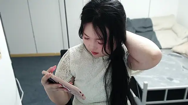 美女yiyu9796在线直播