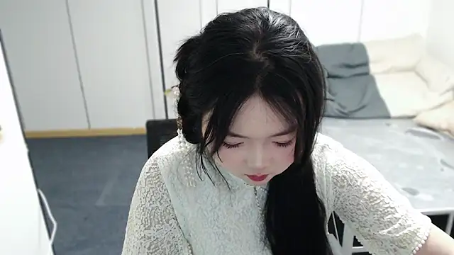 美女yiyu9796在线直播