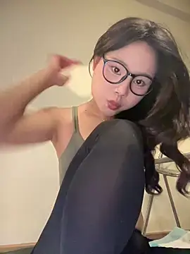 美女LuLuNaNa11在线直播