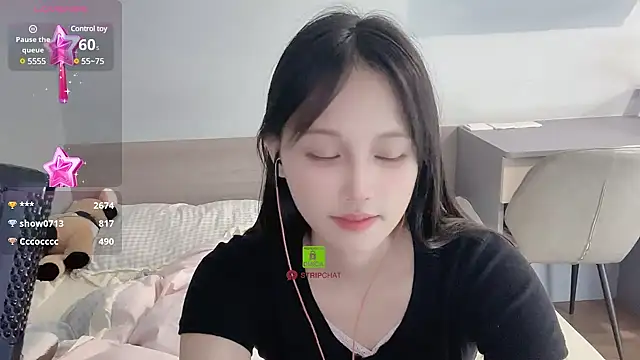 美女xunian71O在线直播