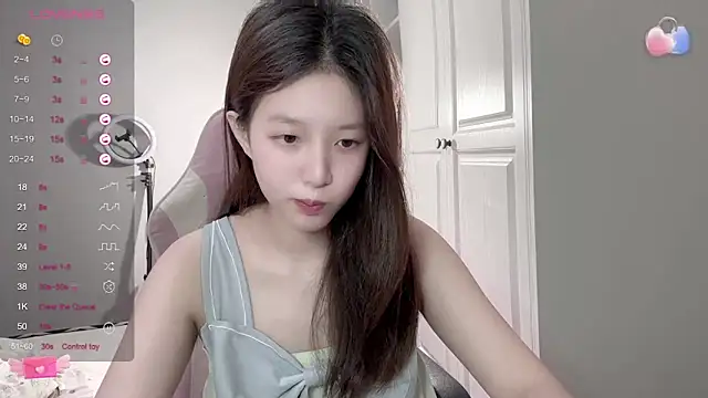 美女YaYa-521在线直播
