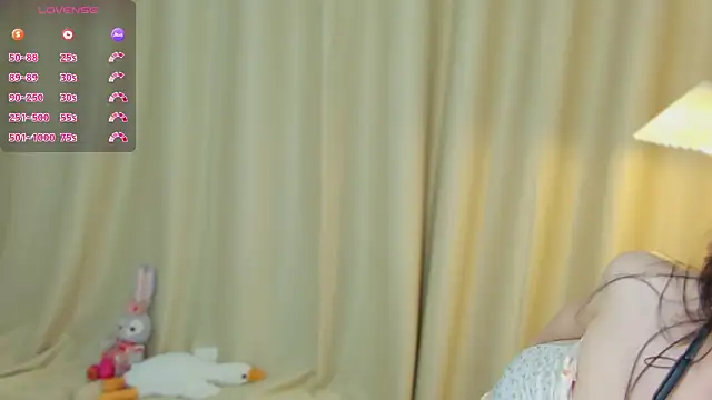 美女___BiuBiu在线直播