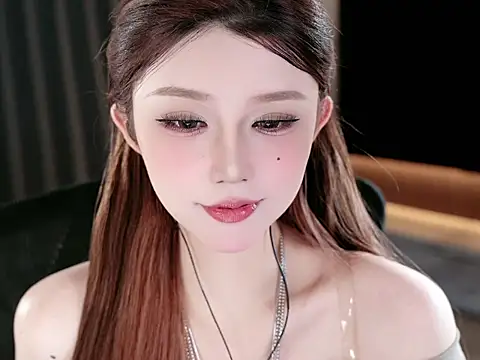 美女KAKA0118在线直播