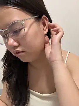 美女xibao379在线直播