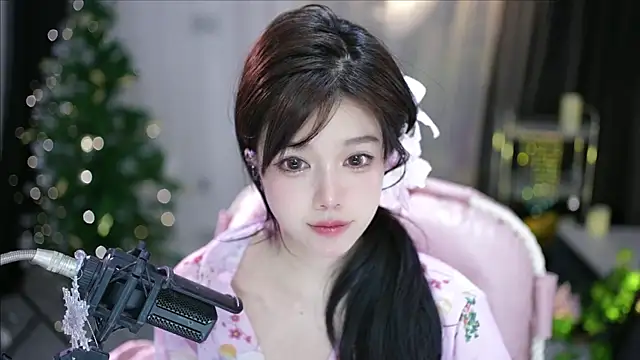 美女Doraemoney在线直播