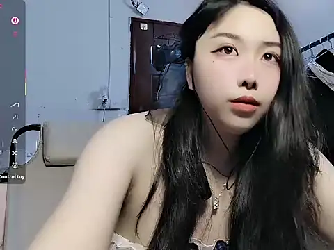 美女aimi-bb在线直播