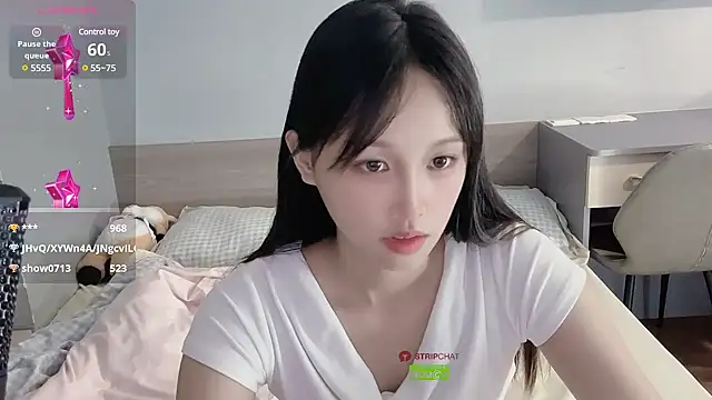 美女xunian71O在线直播