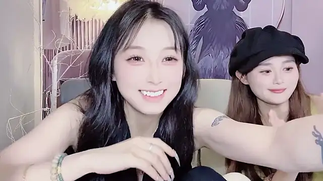 美女jiangjiang_caicai在线直播