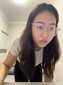 美女xibao379在线直播