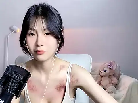 美女-IUIU-2025在线直播