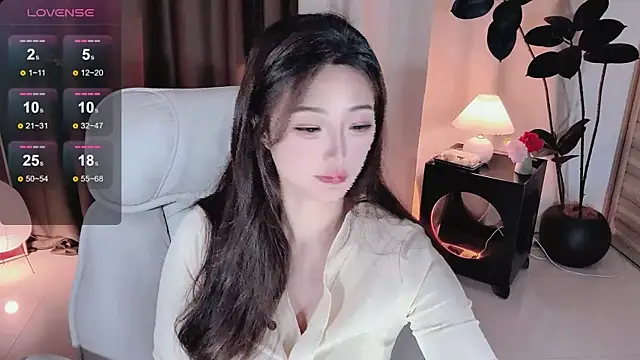 美女Yaikun0-0在线直播