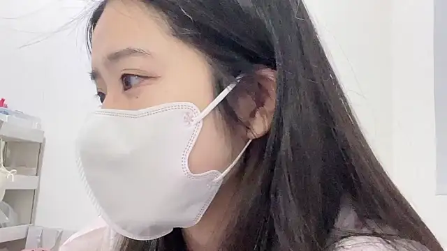 美女LHeart在线直播