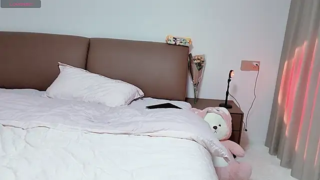 美女_Li--Li_在线直播
