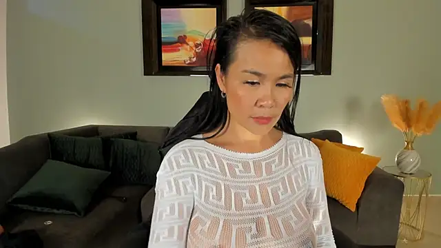 美女PuiYee在线直播