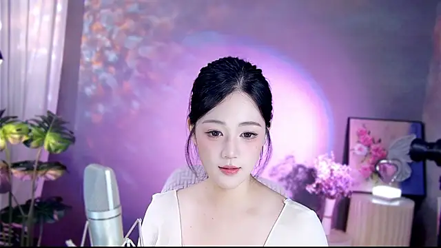 美女memeda在线直播