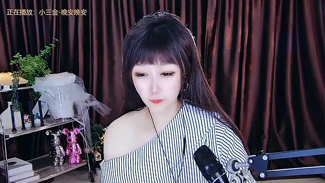 美女xiaoya666--baby在线直播