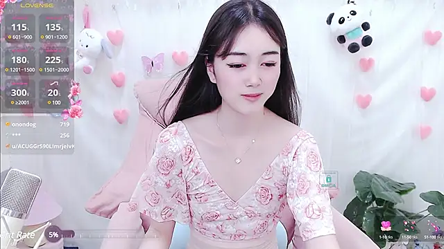 美女Hot-Kiki在线直播