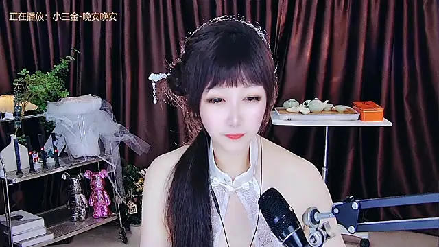 美女xiaoya666--baby在线直播
