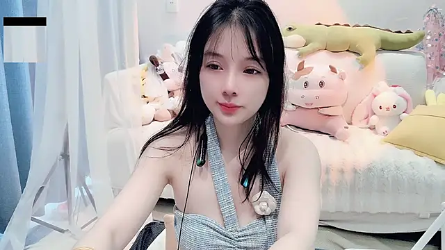 美女AKiKi711在线直播