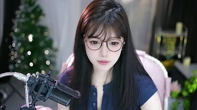 美女Doraemoney在线直播