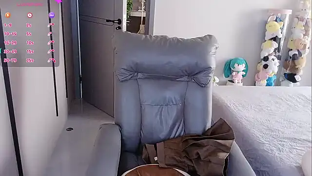 美女LuckyFish在线直播