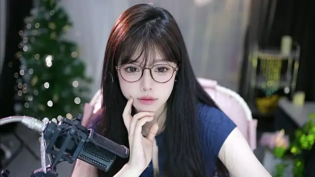 美女Doraemoney在线直播