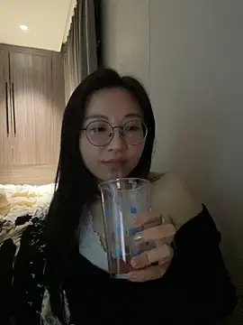 美女haiyan125216在线直播
