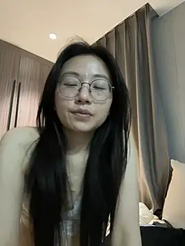美女haiyan125216在线直播