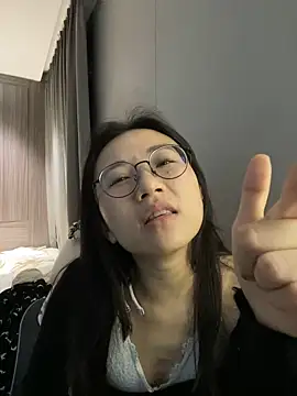 美女haiyan125216在线直播