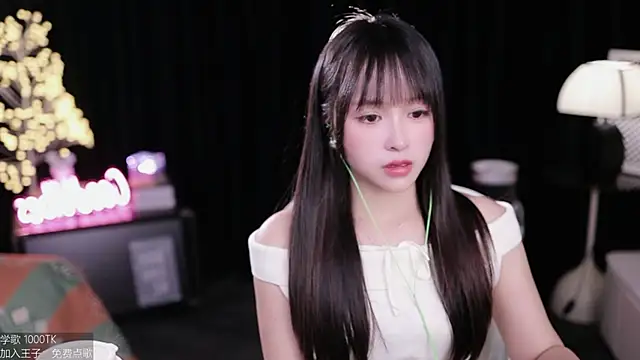 美女coward_by在线直播