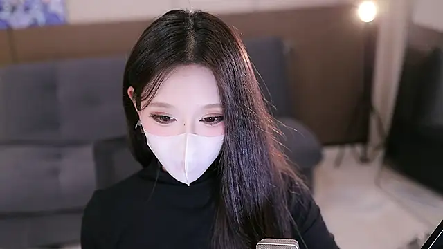 美女yaya_86在线直播